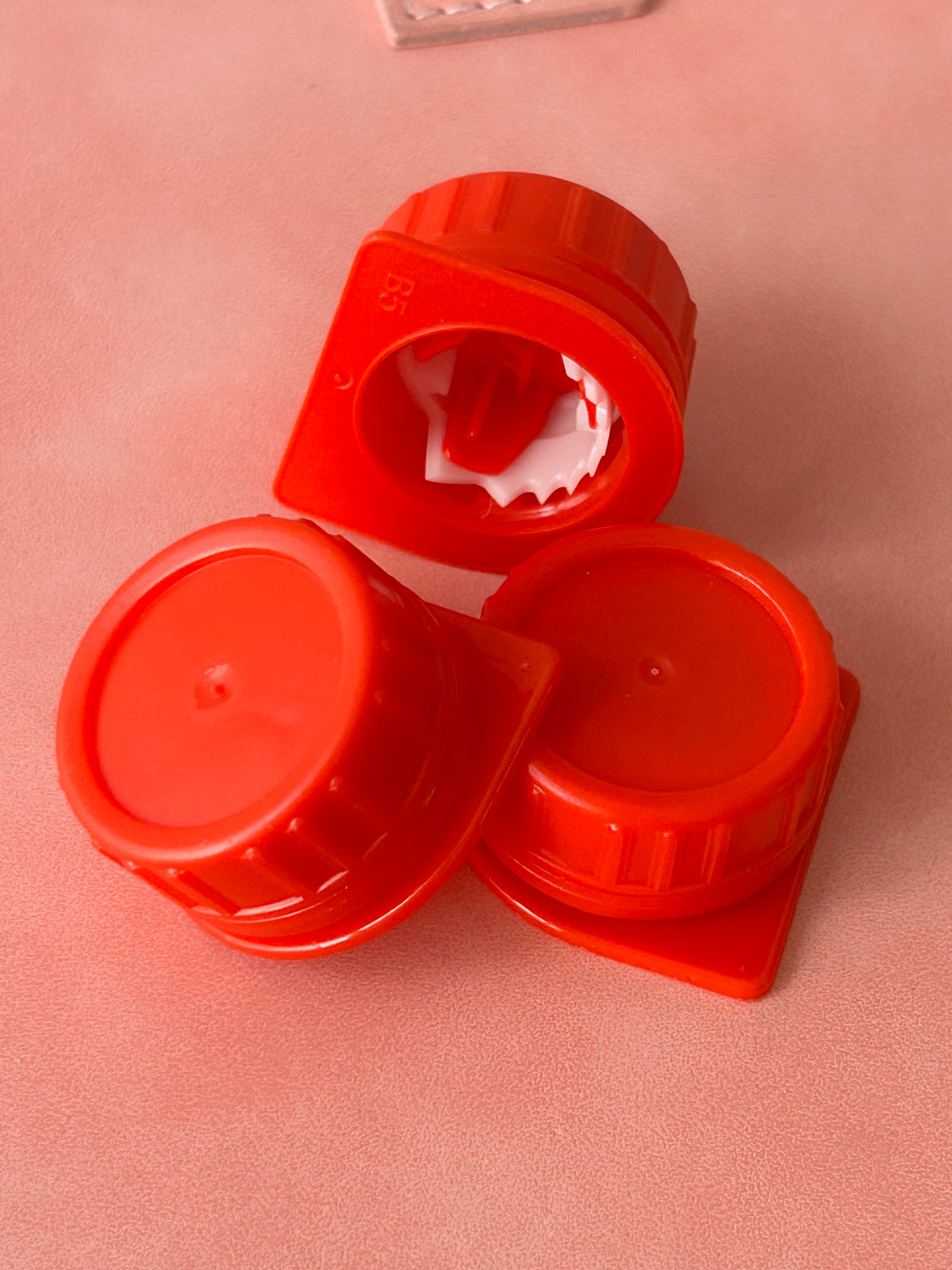 B3 cap